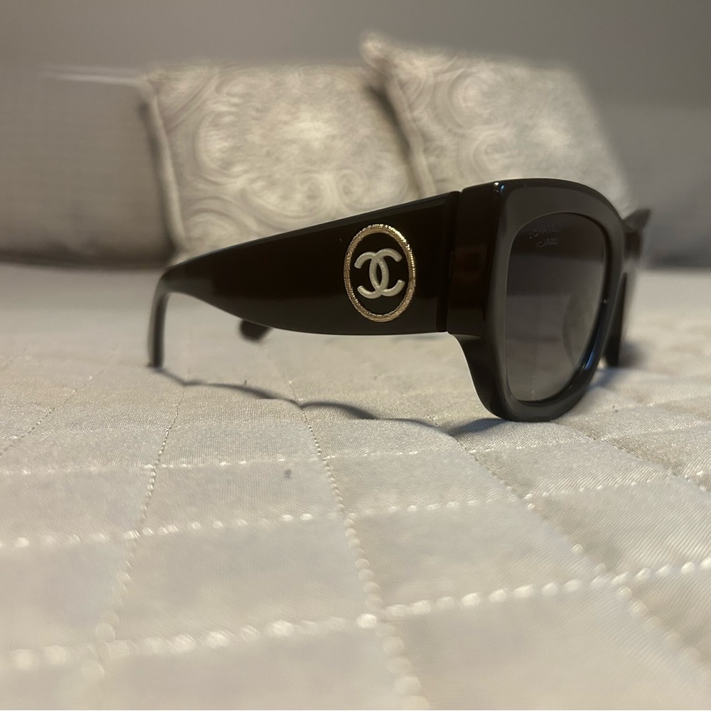 CHANEL Black Oversized Sunglasses
